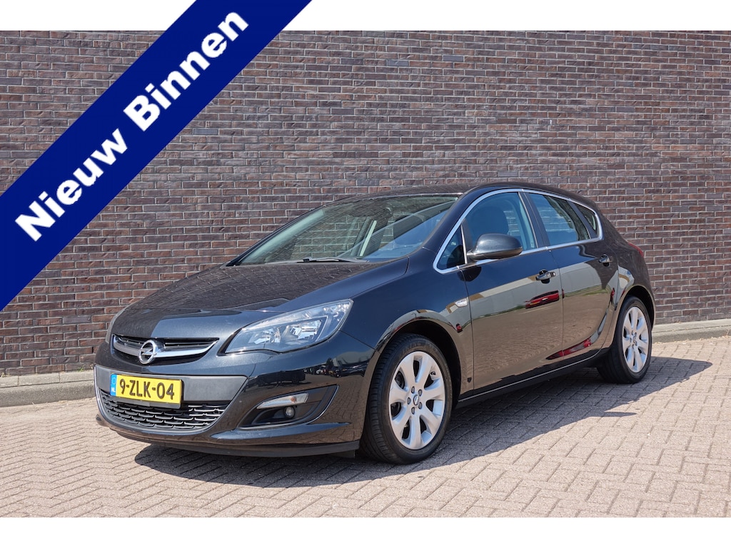 Opel Astra 1.4 Turbo Blitz, keurige auto, navigatie, sportvelgen, 5 deurs, zwart/zwart