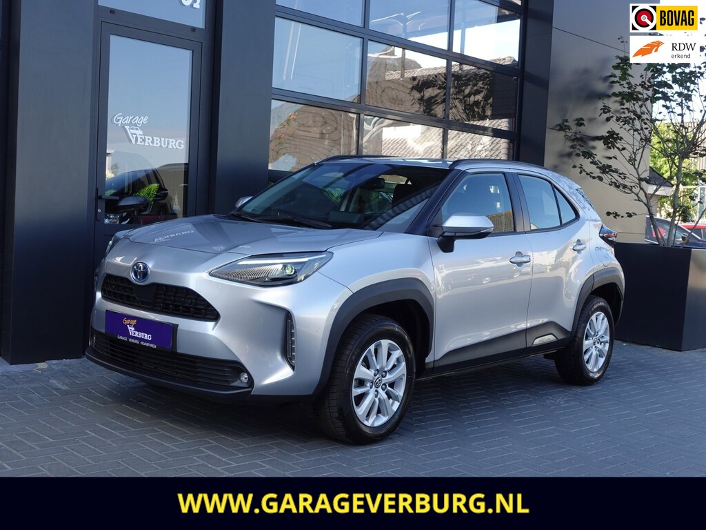 Toyota Yaris Cross 1.5 Hybrid Business Plus (Navi/Carplay,Elek.achterklep,PDC V+A,Keyless,Camera,AdapCruise,Stoel/stuurverwarming)