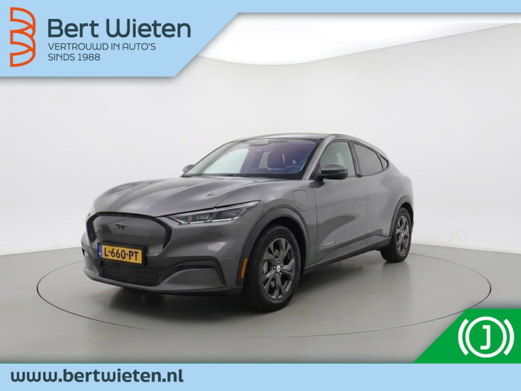 Ford Mustang Mach-E RWD 75 kWh | Geen import | Trekhaak | Panoramadak