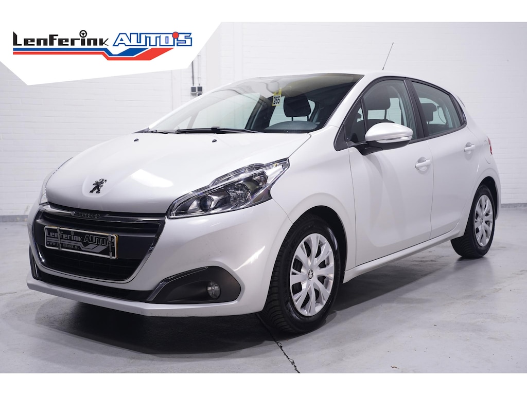 Peugeot 208 1.6 BlueHDi Blue Lease Navigatie cruise-controle Airco stuurbediening bleutooth mistlampen voor 4-seizoenen banden