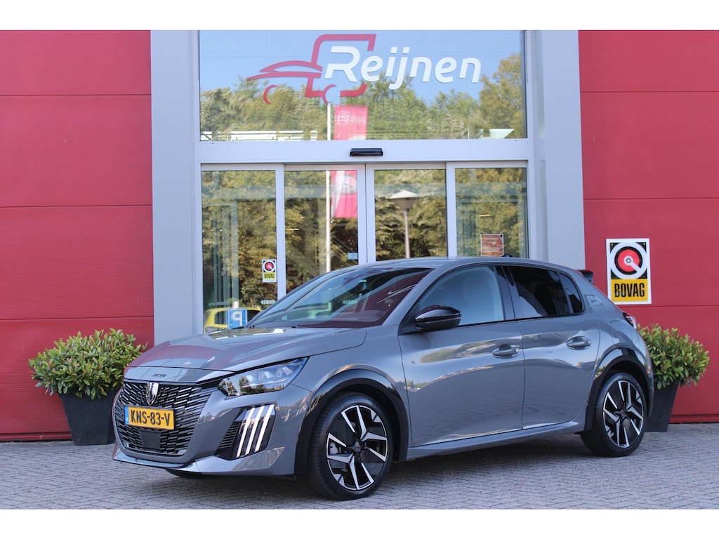 Peugeot 208 1.2 Hybrid 145PK AUTOMAAT GT PACK | ELEKTRISCH BEDIENBARE BESTUURDERSSTOEL MET MASSAGE FUNCTIE | ALCANTARA BEKLEDING | STOEL VERWARMING | CRUISE CONTROL | DAB+ RADIO | APPLE CARPLAY/ANDROID AUTO | FULL LED KOPLAMPEN | KEYLESS ENTRY/START | 17" LICHTMETALEN VELGEN | CLIMATE CONTROL | PARKEERSENSOREN VOOR + ACHTER | ACHTERUITRIJ CAMERA |