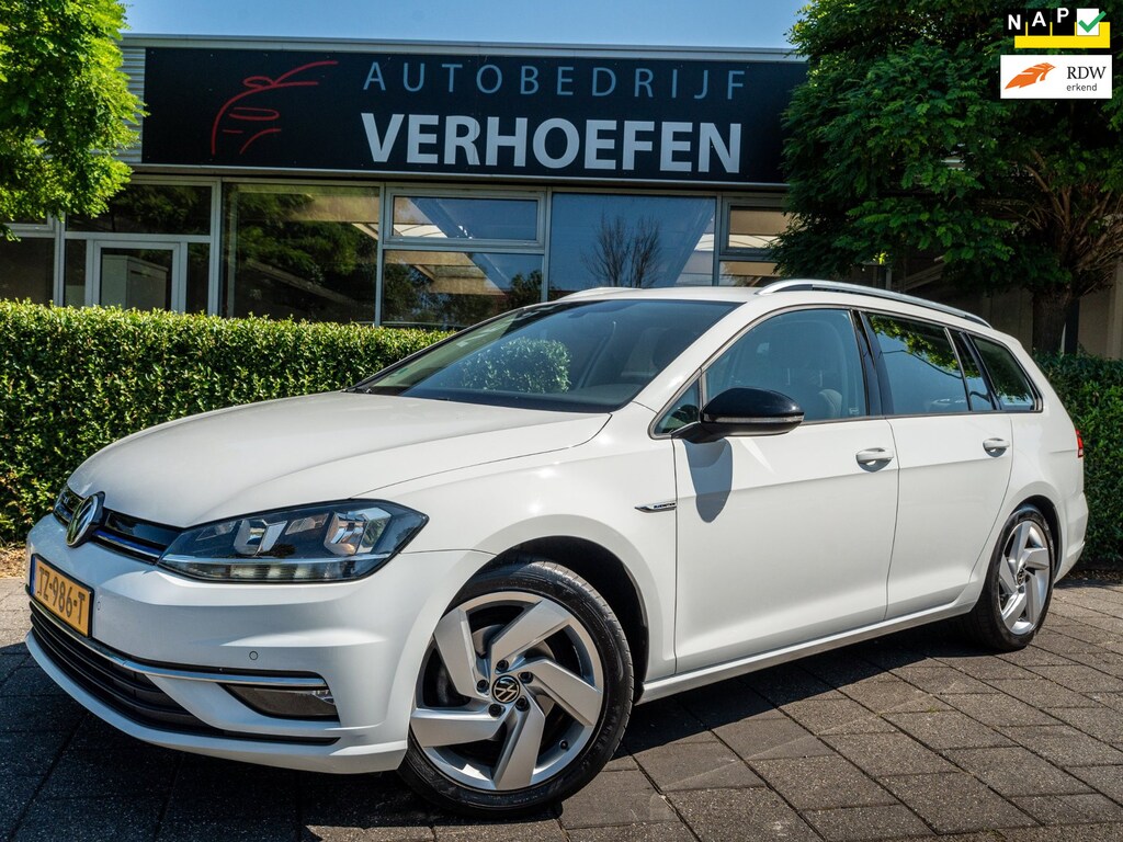 Volkswagen Golf Variant 1.5 TSI Highline | APPLE CARPLAY | MASSAGE | STOELVERWARMING | PDC VOOR + ACHTER | TREKHAAK | MULTI STUUR