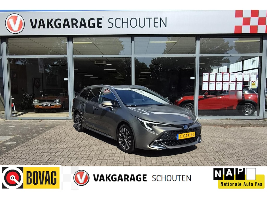 Toyota Corolla TS 2.0 Hybrid Business Plus
