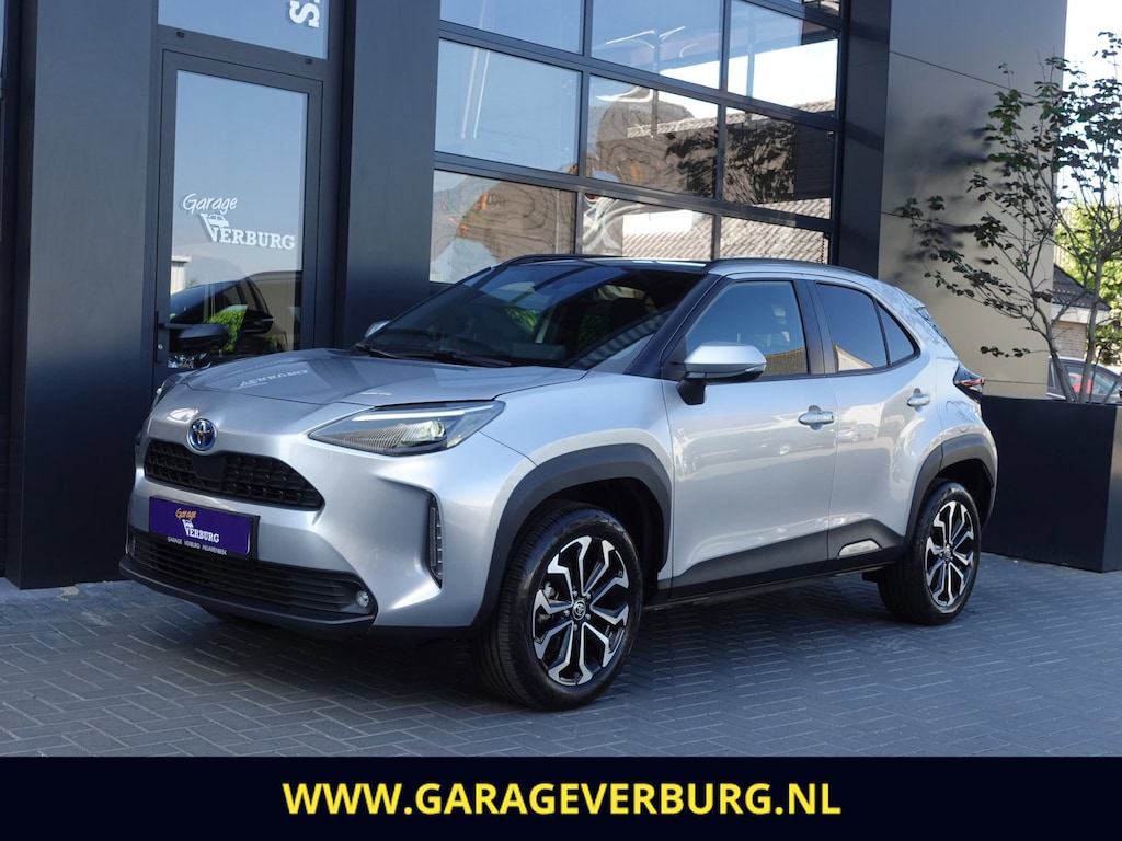 Toyota Yaris Cross 1.5 Hybrid Business Plus (Navi/Carplay,Panoramadak,Keyless,Camera,Elek.achterklep,Stoel/stuurverwarming,HUD)