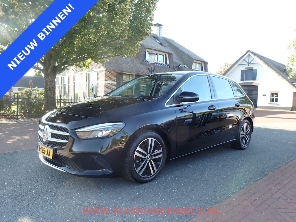 Mercedes-Benz B-klasse 200 SPORTLEER / SFEERVERLICHTING / NAVI / STOELVERWARMING / CAMERA