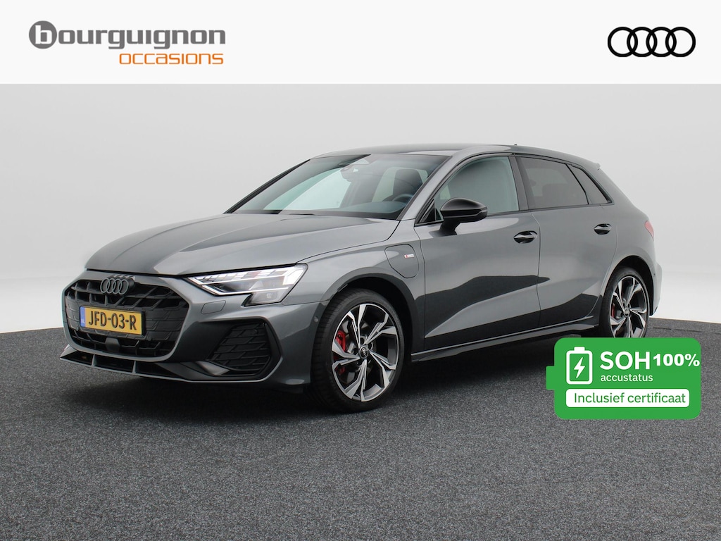 Audi A3 Sportback 45 TFSi e 272 Pk S-Line Competition | Stoelverwarming | Trekhaak | Climatronic | CarPlay | Half Leer | 18 Inch | 31.275 Km !!