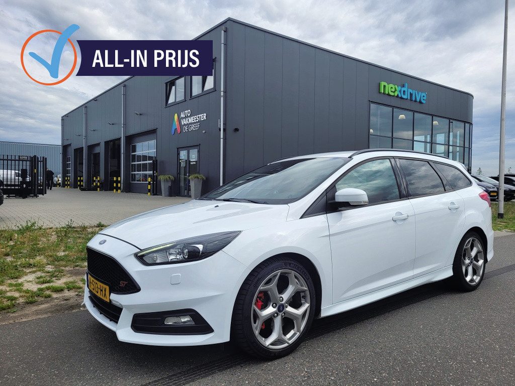 Ford Focus Wagon 2.0 250 pk ST Bi-Xenon, 18'' wielen, Winterpack