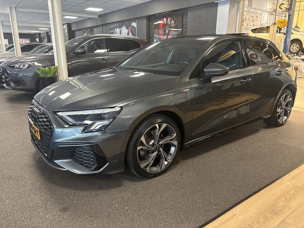Audi A3 Sportback 40 TFSI e Advanced edition S-line / B&O / camera / sfeer verlichting