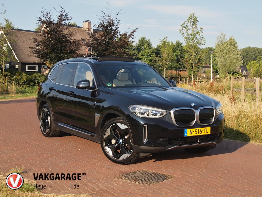 BMW iX3 High Executive 80 kWh | Panoramadak | Head-Up Display | Harman Kardon | Sfeerverlichting | ACC | Apple Carplay |