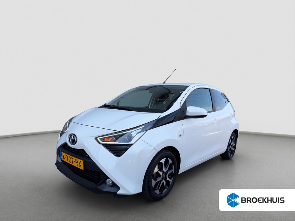 Toyota Aygo 1.0 VVT-i 72pk x-joy | Camera | Carplay | Cruise Control | Climate Control | DAB | Lichtmetalen velgen | Privacyglass | Bluetooth |