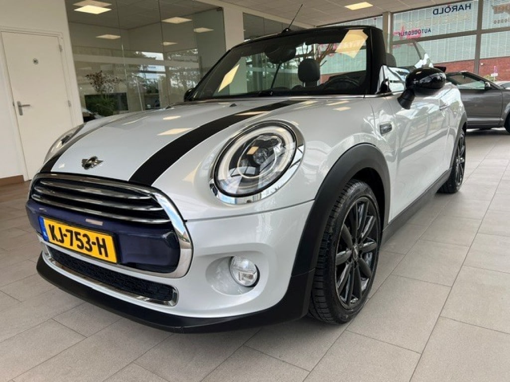 MINI Cooper 1.5 Cooper Chill Serious Eerste eigenaar.