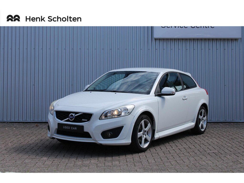Volvo C30 1.6 R-Edition | Airco | Cruise control | Centrale deurvergrendeling | Lederen R-Design stoelen | Electronic Climate Control | 17 inch lichtmetalen velgen | Multifunctioneel stuurwiel | Dealeronderhouden | Lederen sportstuurwiel