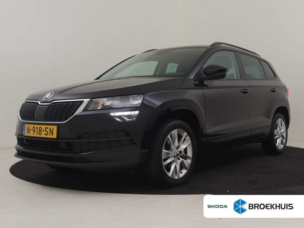 Skoda Karoq 1.0 TSI Business Edition 110Pk | 1e eigenaar | Trekhaak Elektr. | Parkeer sensoren voor/achter | Apple carplay Android auto |Navigatie Cruise control | Climate control | LED | DAB | 17"LMV