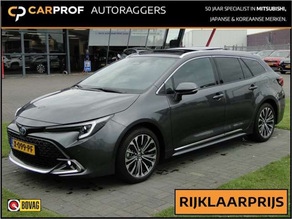 Toyota Corolla Touring Sports 1.8 Hybrid First Edition . Pano . Schuifdak . Led.