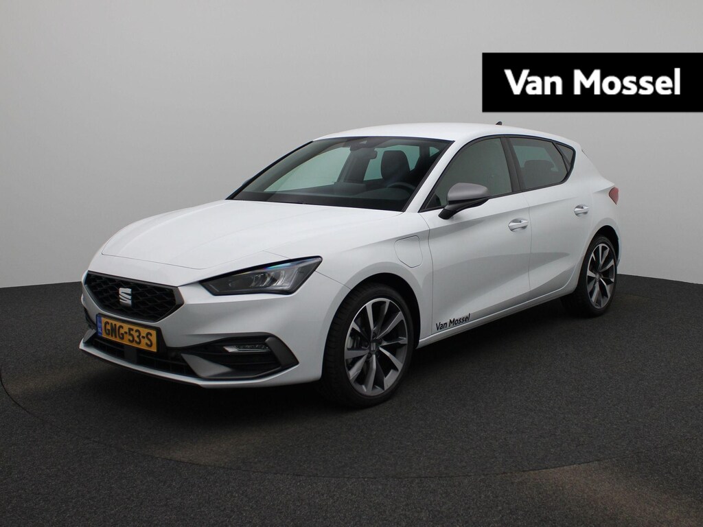 SEAT Leon 1.5 TSI e-Hybrid FR PHEV First Edition 204 PK | Automaat | LED Koplampen | Navigatie | Climate Control | Apple Carplay/Android Auto | Achteruitrijcamera | Adaptive Cruise Control | Parkeersensoren | Privacy Glass | Virtual Cockpit | Direct leverbaar! |