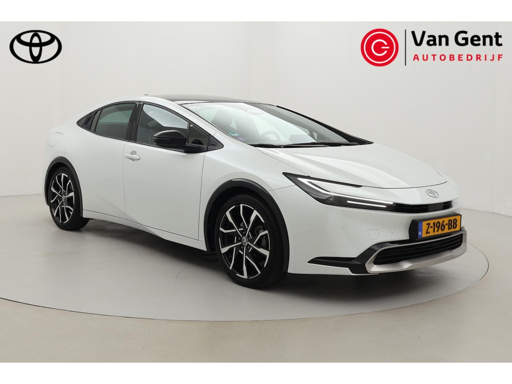 Toyota Prius 2.0 Plug-in Executive | Panoramadak | Dodehoek detectie | Stoel-/stuurverwarming | Apple Carplay / Android Auto | 19 inch | Full LED | Parkeersensoren voor/achter | Digitale binnenspiegel | Keyless | Adaptive Cruise | Clima | Camera