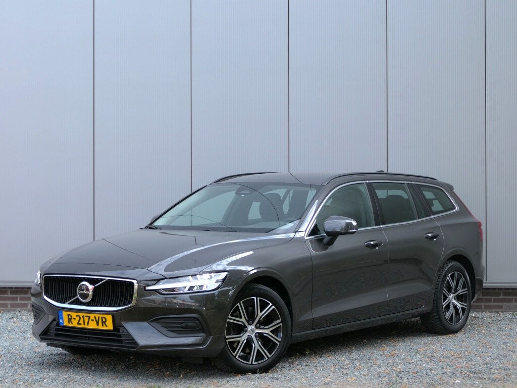 Volvo V60 2.0 B4 Core 12 MND BOVAG-garantie Trekhaak / Pilot Assist / Navi / Elektrische klep