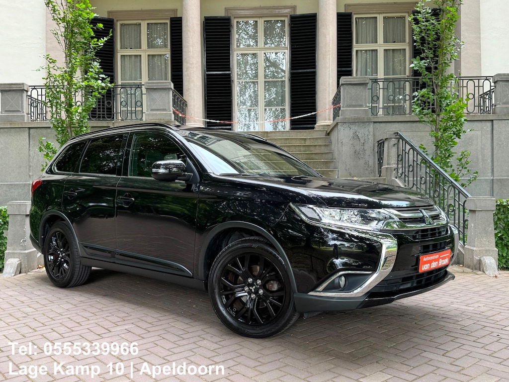 Mitsubishi Outlander 2.0 2WD Intense+ Black Line 7Persoons Automaat Navi Leder Sch-Dak Xenon 1E-Eigenaar Camera Stoelverwarming