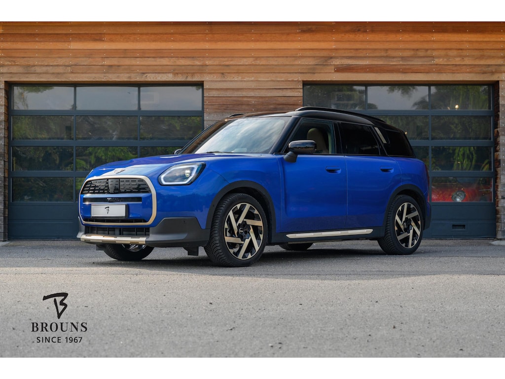 MINI Countryman E Favoured XL 66.5 kWh | HUD| Pano | Trekh. | Harman/Kardon