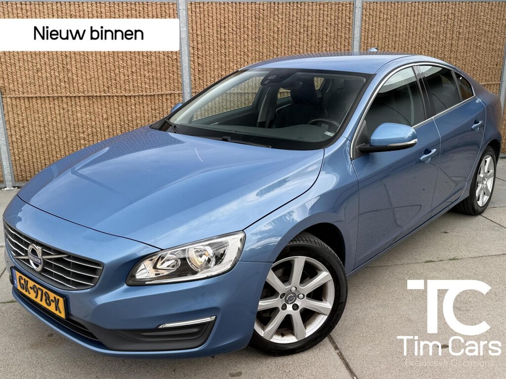 Volvo S60 2.0 T4 Momentum 190pk | Navigatiesysteem | Climate & cruise control | Trekhaak & 1800KG trekgewicht | Parkeersensoren achter | Parkeersensoren achter | Lichtmetalen velgen