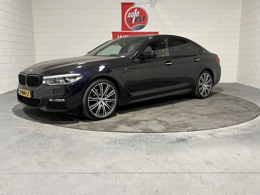 BMW 5-Serie 530e iPerformance High Executive, M pakket, Led, Comfort stoelen memory, 20 inch, Camera, Clima, Cruise, Harman Kardon, Prijs incl nwe apk, beurt en 3 mnd garantie