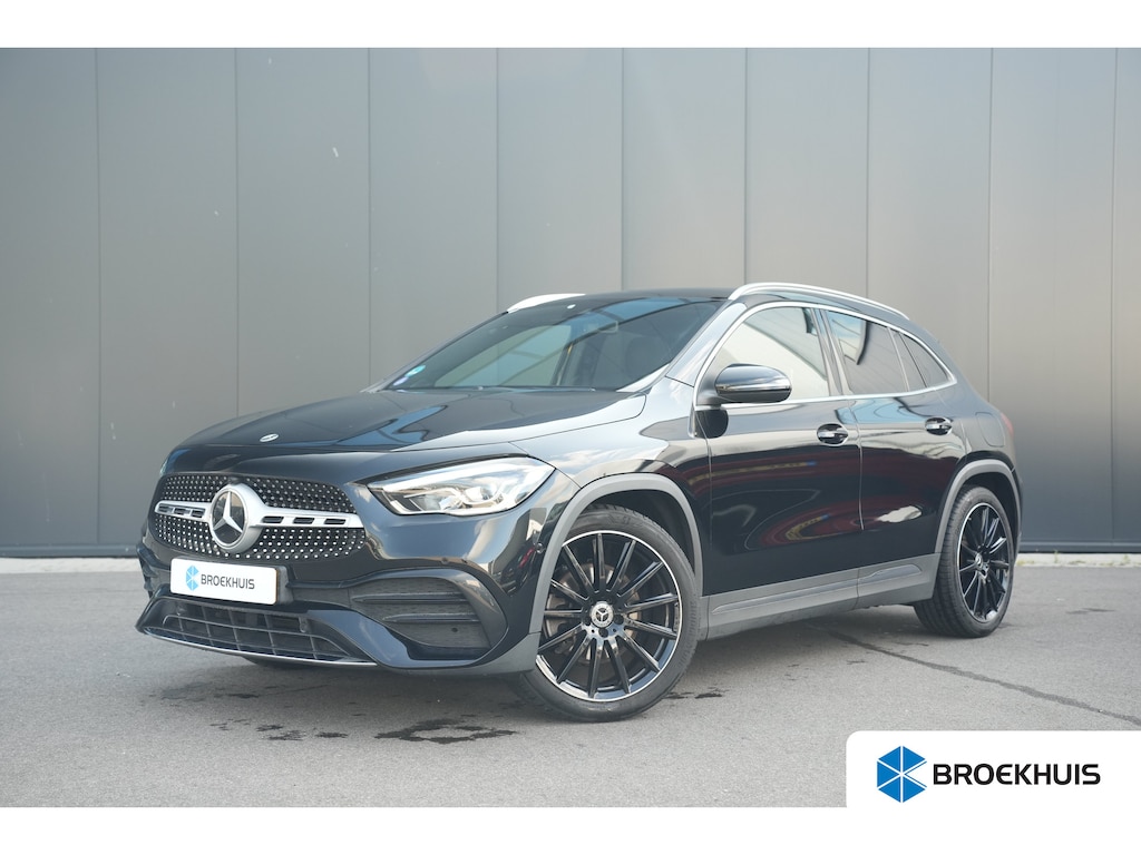 Mercedes-Benz GLA 250 4MATIC 225pk AMG Line | Panoramadak | Trekhaak | Camera | Parkeersensoren V + A |