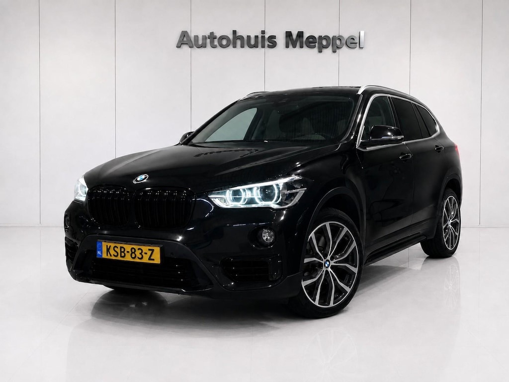 BMW X1 sDrive20i Sport-Line LED HiFiSound M-leerstuurwiel PDC