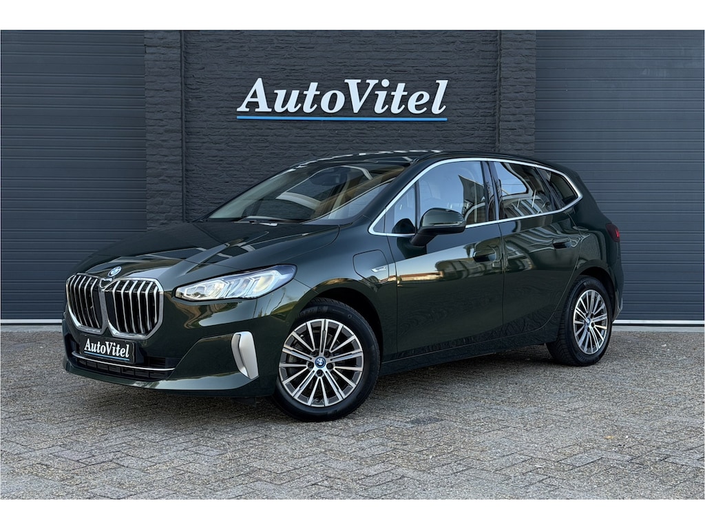 BMW 2-Serie Active Tourer 225e xDrive | Sportleder | M-Stuurwiel | Camera | Carplay