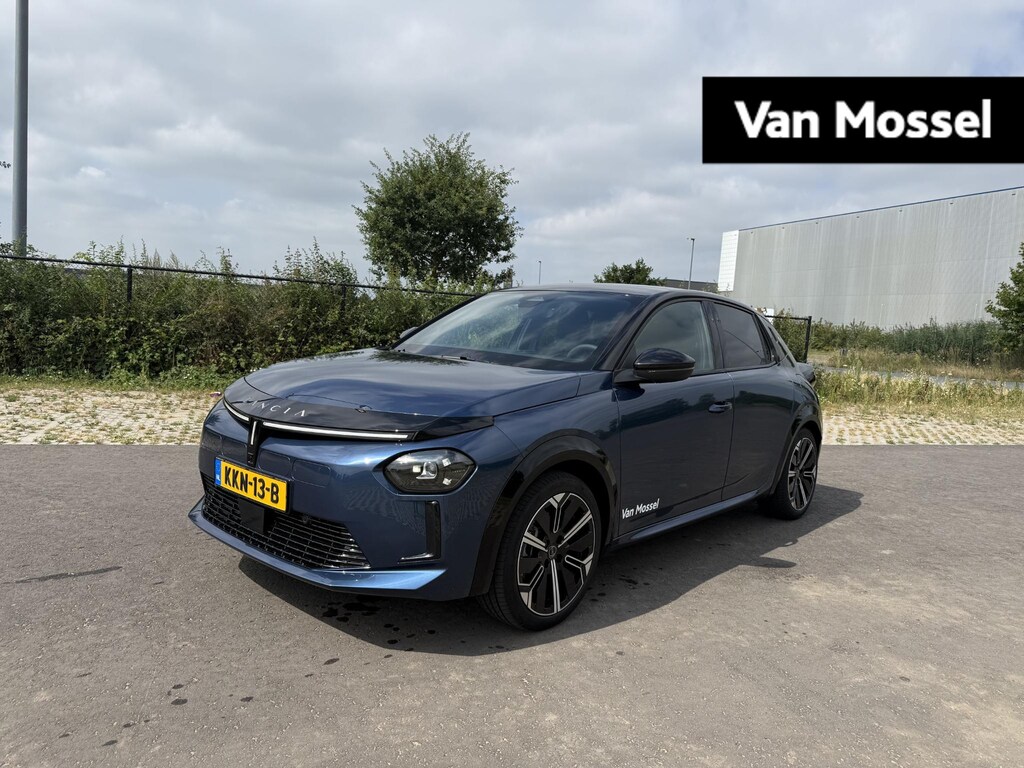 Lancia Ypsilon 54 kWh | Demo | Voor + Achter Parkeercamera | Adaptive Cruisecontrol | S.A.L.A. Pro Met Navi |