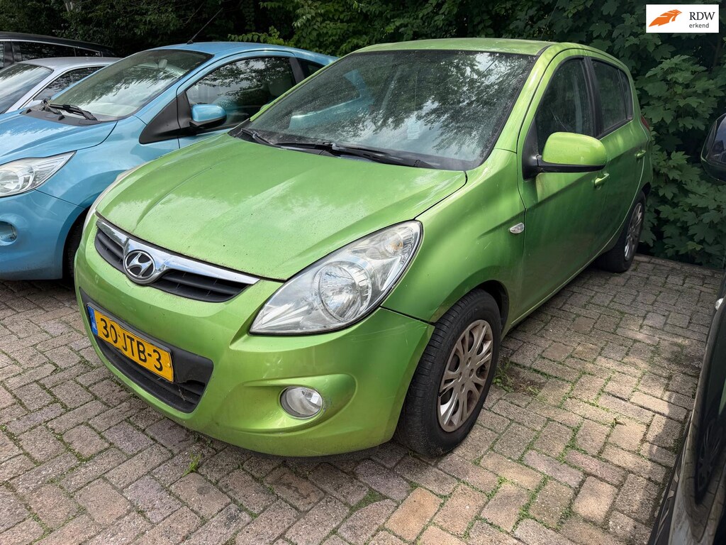 Hyundai i20 1.4i DynamicVersion ( zie beschrijving) BIEDEN