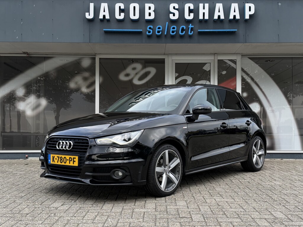 Audi A1 Sportback 1.2 TFSI Attraction Pro Line / S-Line / Bi-Xenon / Cruise C. / 17" LM / Stoelverwarming