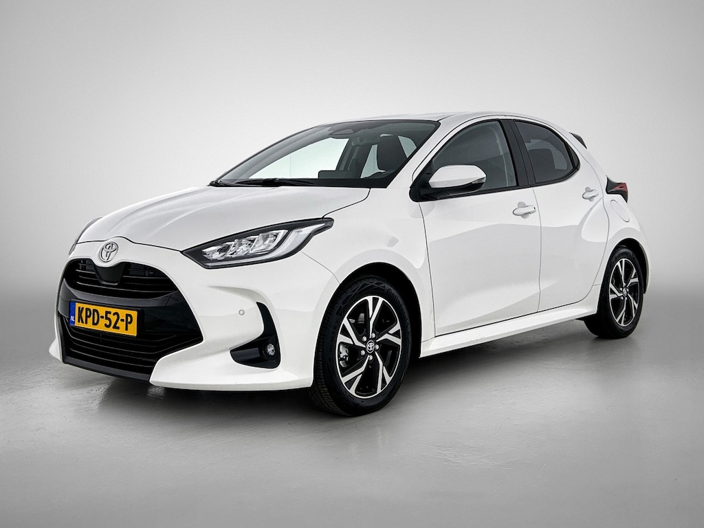 Toyota Yaris 1.5 Hybrid 115 First Edition Comfort Pack | BTW Voertuig | Stoel+stuurverwarming | Dodehoek detectie | Parkeersensoren voor+achter | Draadloze telefoonlader | Cruise Control Adaptive | Apple CarPlay/Android Auto |