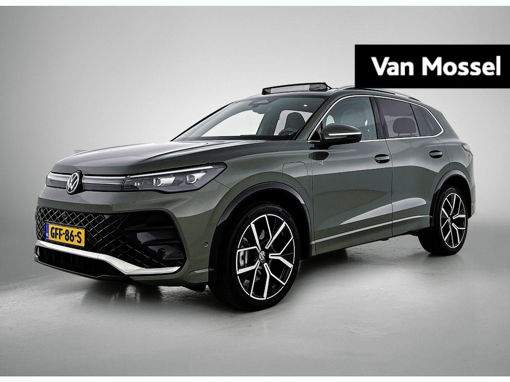Volkswagen Tiguan 1.5 eHybrid R-Line Business | 204 PK | SoH 91% | Automaat | Adaptieve Cruise Control | Panoramadak | Trekhaak | Parkeercamera | Stoelverwarming | Stuurverwarming | Apple Carplay / Android Auto |