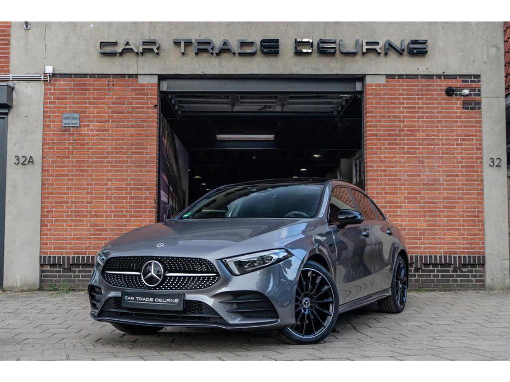 Mercedes-Benz A-klasse 250 e AMG Pano / Memory / Burmester