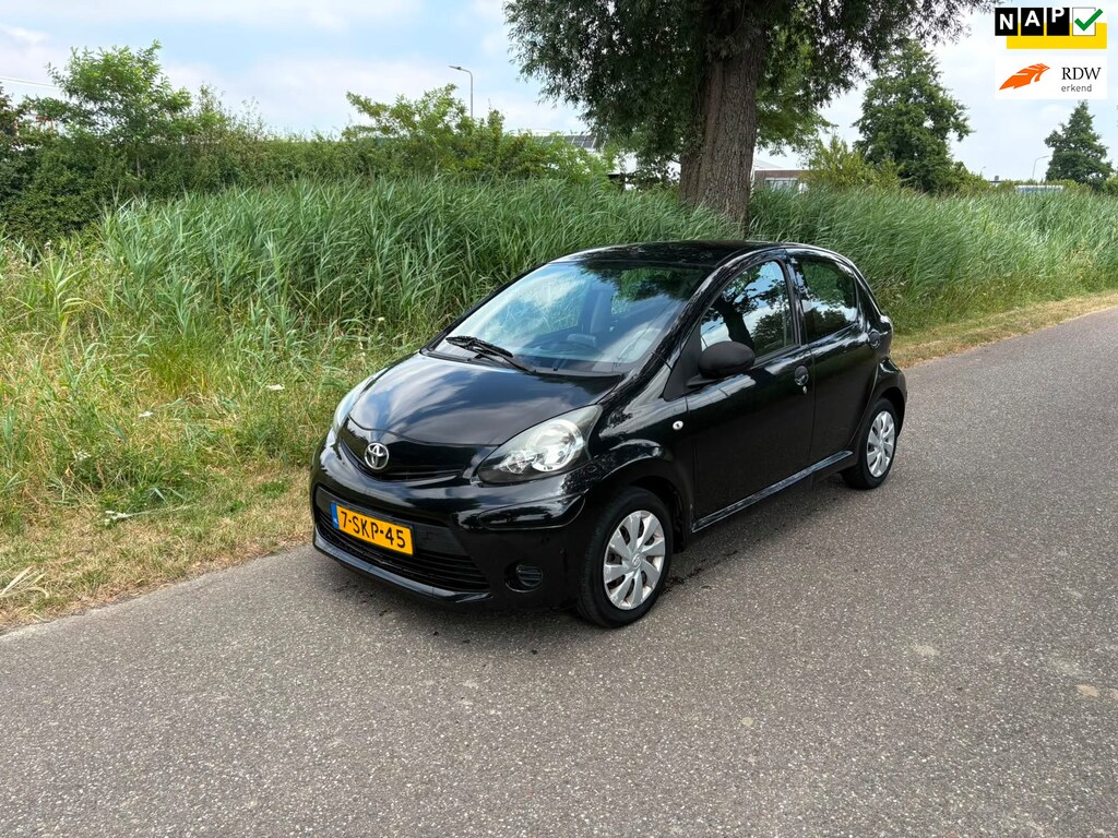 Toyota Aygo 1.0 VVT-i Now Navi Airco Elk Ramen 5 Deurs