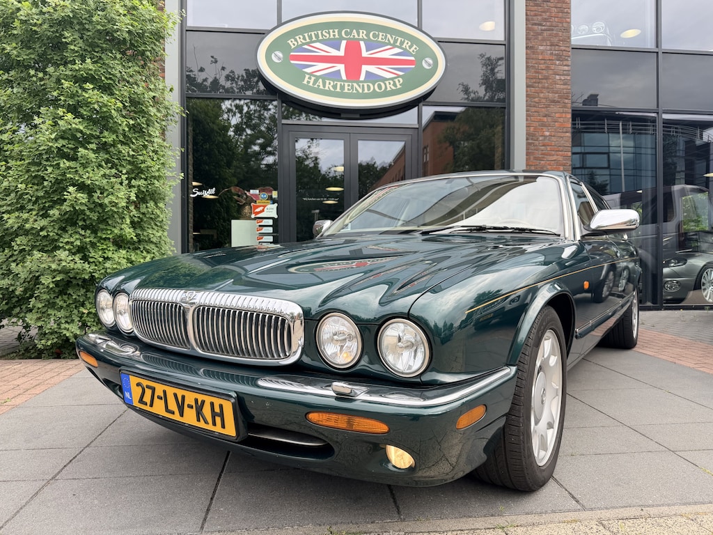 Daimler Super V8 4.0 LWB