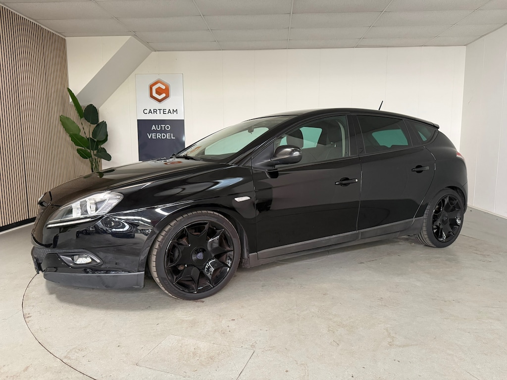 Lancia Delta 1.4 M.air Oro Airco, Navigatie/carplay, LMV, Trekhaak, Leder/alcantara