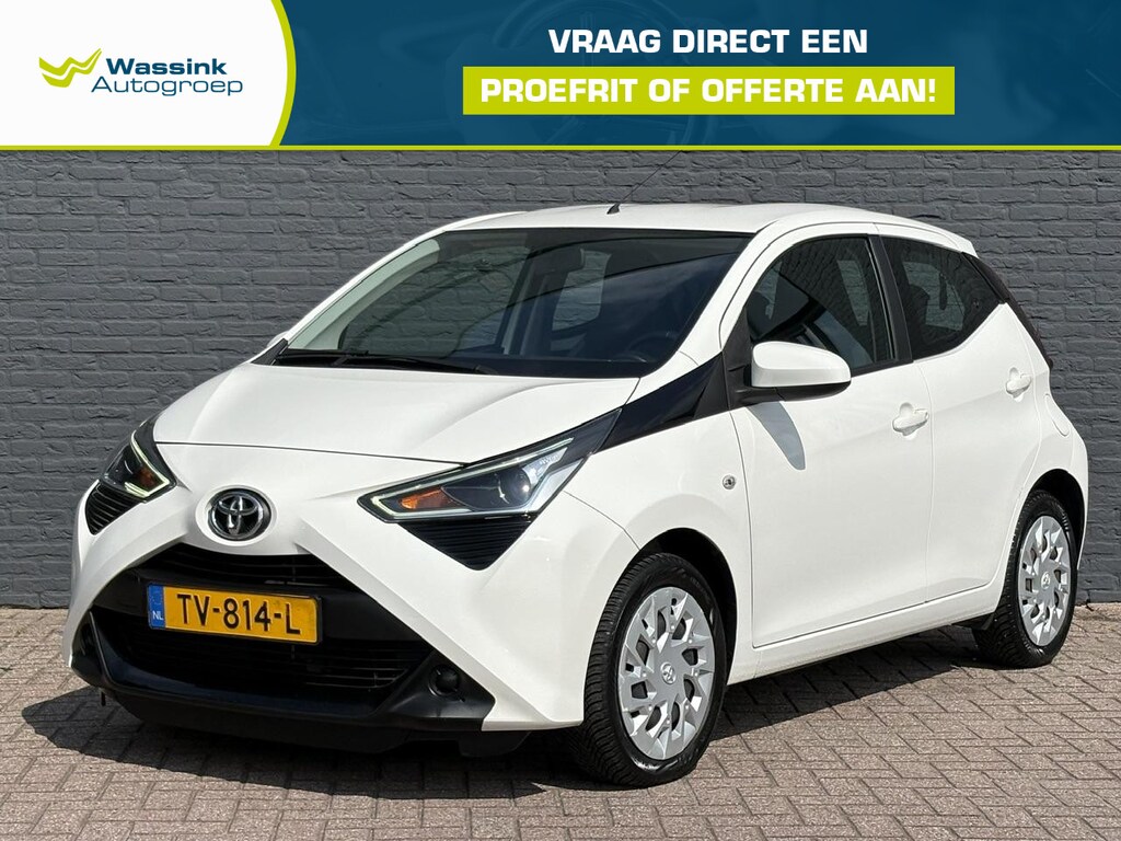 Toyota Aygo 1.0 VVT-i x-play | Dealeronderhouden | All Season Banden | Parkeercamera Achter | Airco | Bluetooth