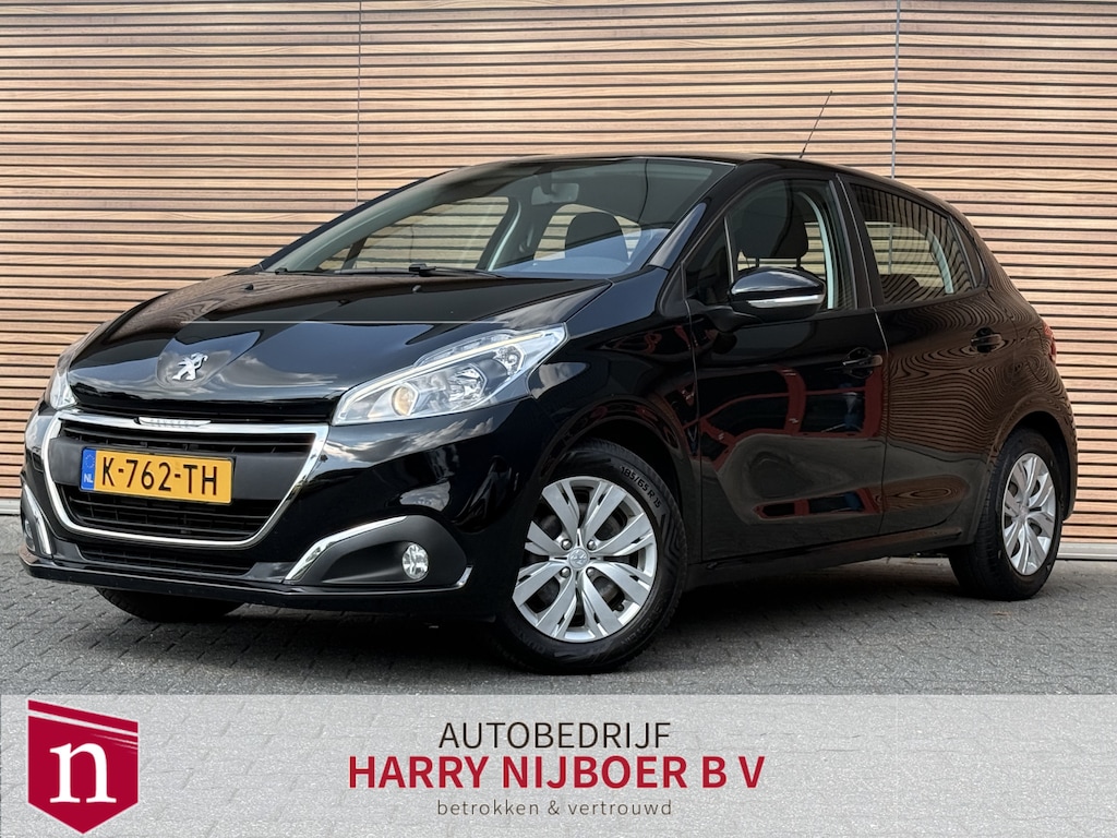 Peugeot 208 1.2 PureTech Blue Lease Active Trekhaak / Airco / Stoelverwarming / Cruise / Dealer Onderhouden!