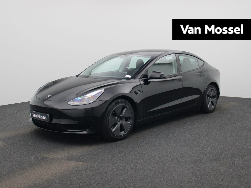 Tesla Model 3 Standard RWD Plus 60 kWh | 100% SOH | Automaat | Panorama dak | Stoel verwarming | Leder | Navigatie | Climate control | 360 Camera | Parkeer sensoren | LED | Elec. achterklep | Lage km stand