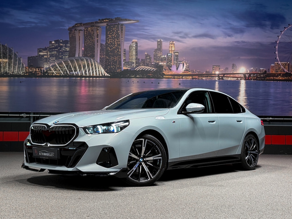 BMW 5-Serie 520i M-Performance|Panorama|360|HeadUp|NL NAP|BTW