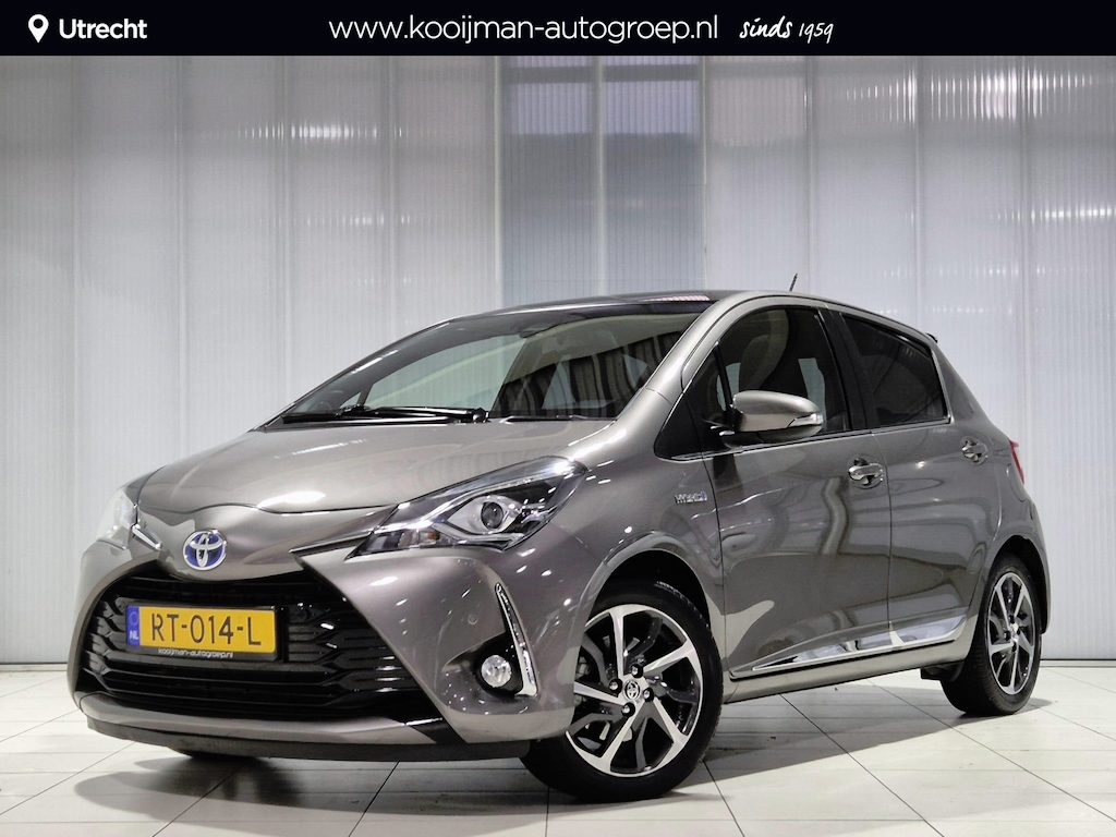 Toyota Yaris 1.5 Hybrid Premium Half lederen bekleding , Camera achter , Panoramadak , Compleet !