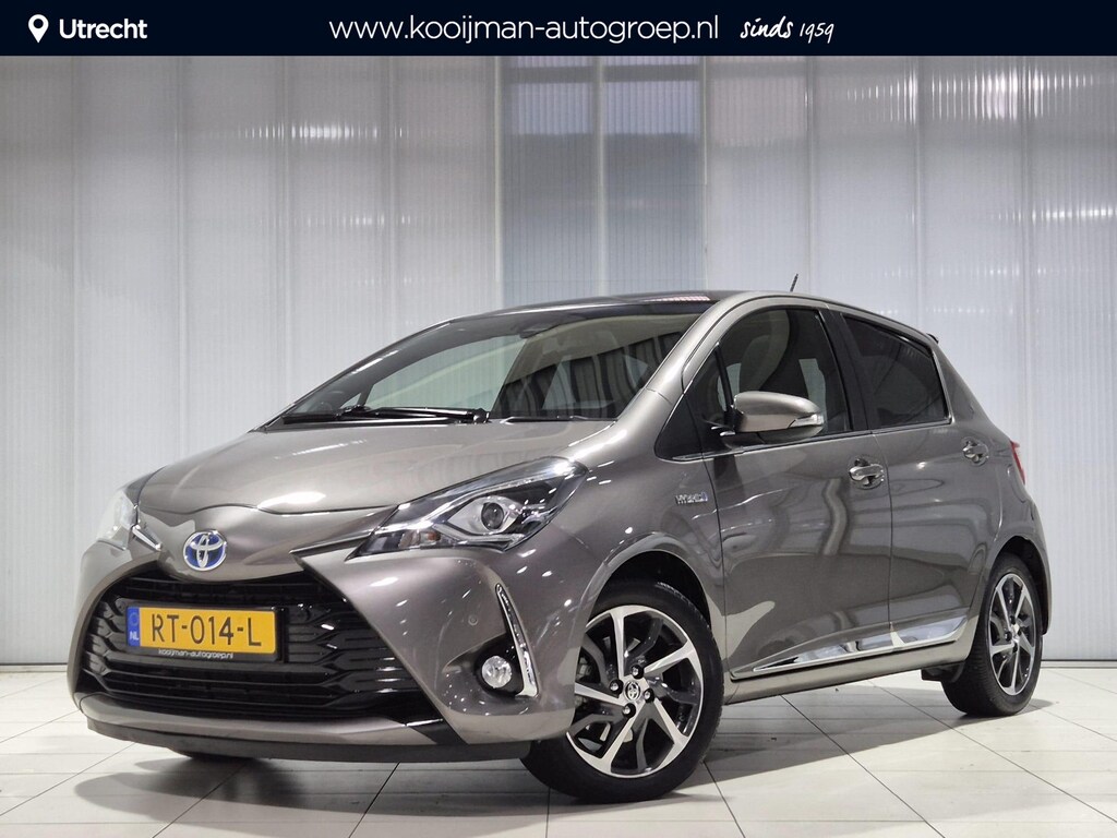 Toyota Yaris 1.5 Hybrid Premium Half lederen bekleding , Camera achter , Panoramadak , Compleet !