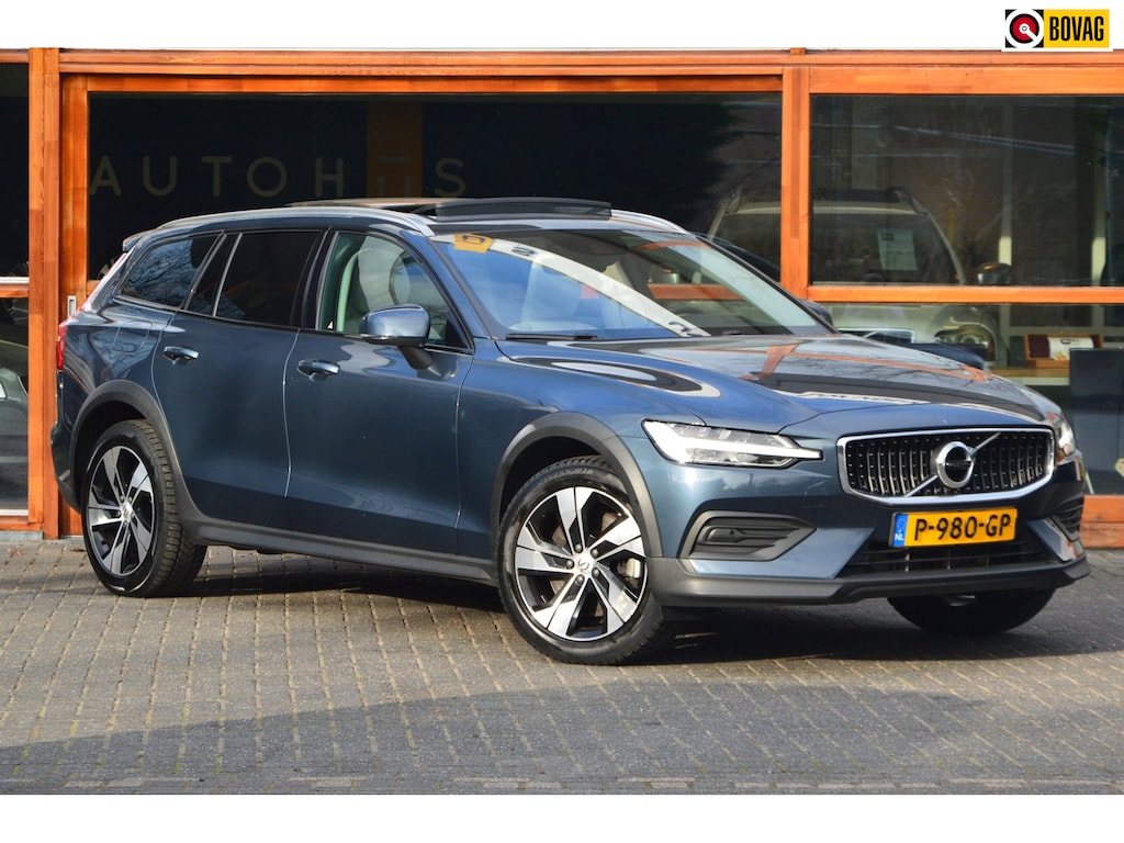 Volvo V60 Cross Country B5 AWD | Panoramadak | Adaptive Cruise | Harman/Kardon | Stoel + Stuur verwarmd | Trekhaak 1800KG |