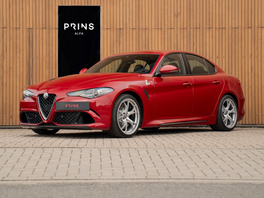 Alfa Romeo Giulia 2.9 V6 Quadrifoglio | Manual!