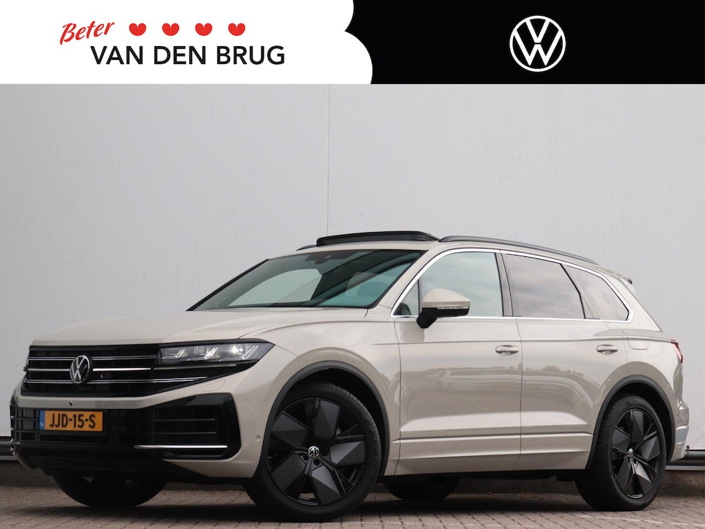 Volkswagen Touareg 3.0 TSi eHybrid 4MOTION Elegance | Nachtvisie | Stoel verwarming/ventilatie + stuurverwarming | Schuif/kantel dak | Luchtvering | Voorruitverwarming | Memory seats |