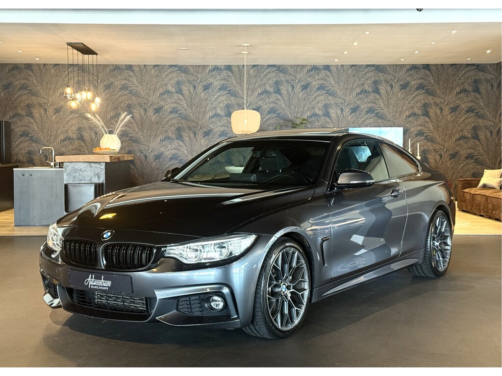BMW 4-Serie Coupé 435i I M-Pakket I Carbon I 19" I Dak I Virtual