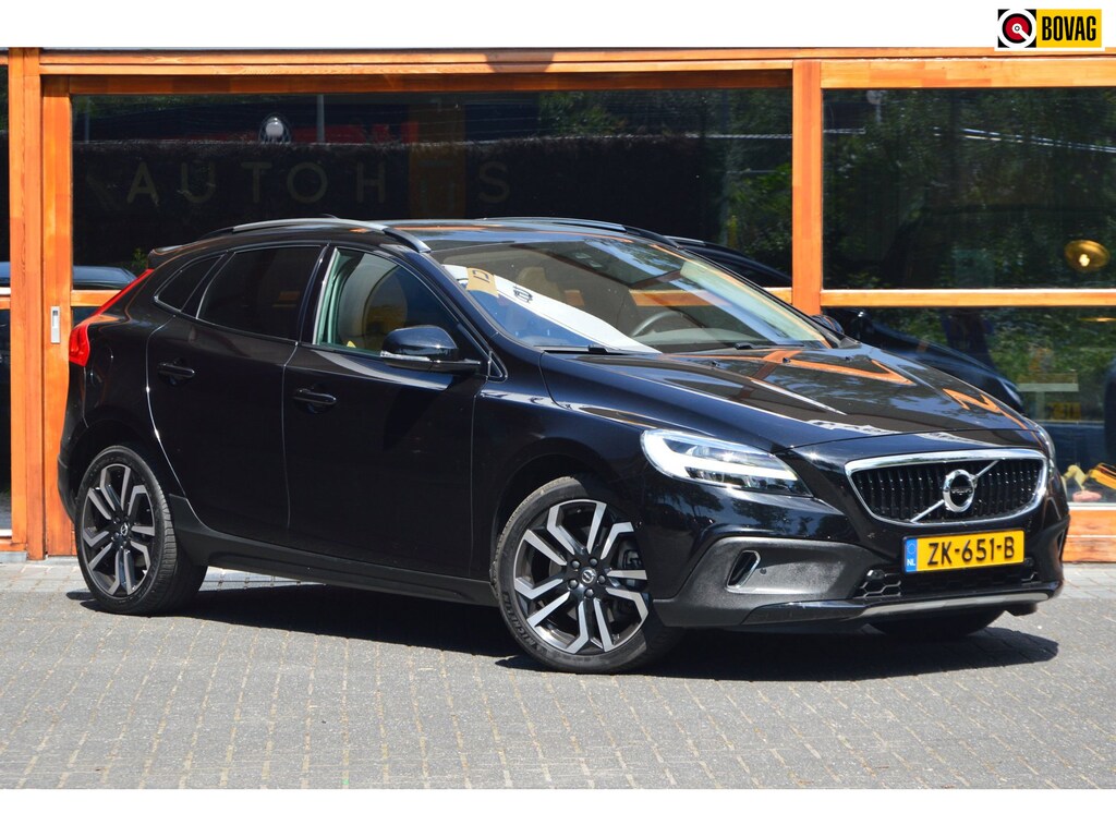 Volvo V40 Cross Country T3 Polar+ Luxury | Dealer Onderhouden | Panoramadak | Harman/Kardon | Stoelverwarming | Automaat |