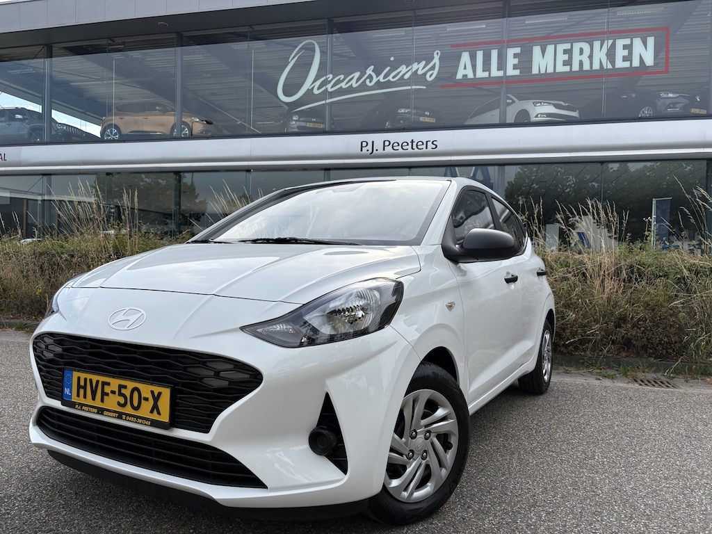 Hyundai i10 1.0 Comfort Achteruitrijcamera - Airco - Navigatie - Parkeersensoren achter - Cruise control - Radio - Led verlichting - Fabrieksgarantie