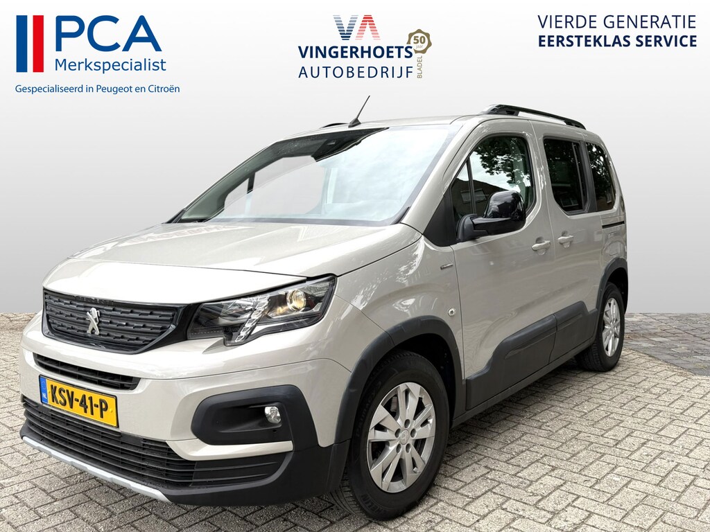 Peugeot Rifter 110 Pk Benzine * GT-Line * Super Netjes * KSV-71-P * Navigatie * Panoramadak * Trekhaak * Stoelverwarming * Keyless Entry & Start * Climate & Cruise Control * L.M. Velgen * Vingerhoets; Vierde Generatie Eersteklas Service. Al meer dan 100 jaar een begrip in de Brabantse Kempen.